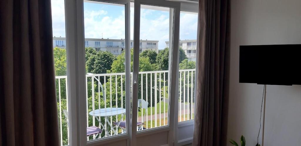 Appartement Lumineux Idealement Situe A Proximite De Musees Equipements Sportifs Salle De Spectacle Commerces كان المظهر الخارجي الصورة